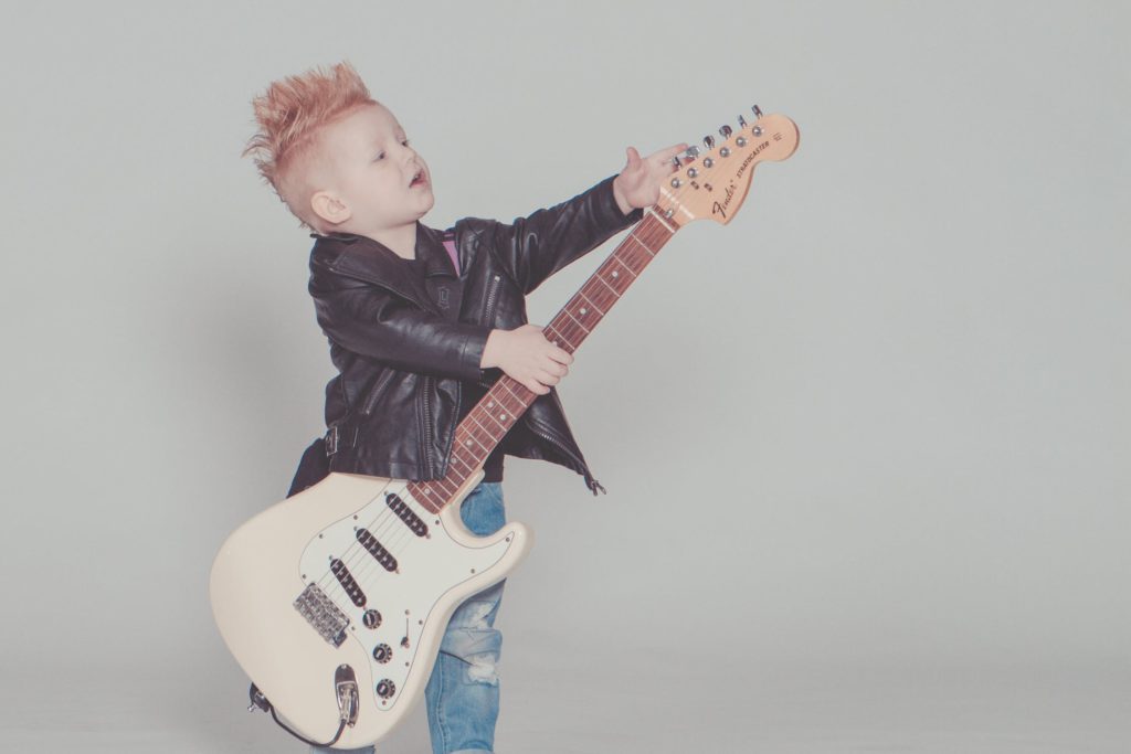 Free beginner guitar lesson and FREE guitar when signing up for additional lessons! - BestRewardsPrograms.com