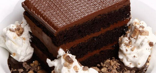 Romano's Macaroni Grill Birthday Gift - See 100's more Free Birthday Gifts at BestRewardsPrograms.com #MacaroniGrill